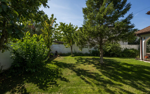 Acasă in adevăratul sens- 4 dormitoare, terasă elegantă si grădina intimă.